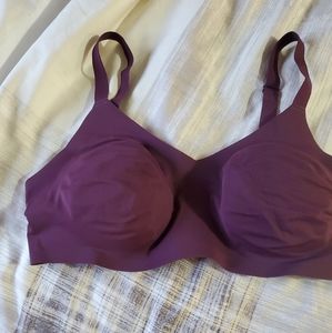 Padded V-Neck Bra - Thin Strap
Medium Support